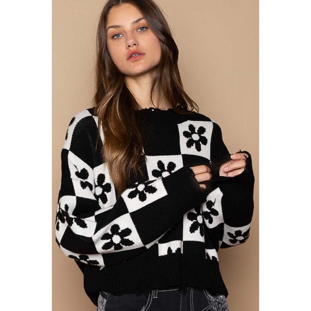 POL Black & White Checkered Daisy Sweater | Oversized Boho - Picture 8 of 10